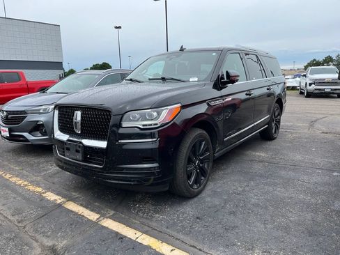 Used 2022 Lincoln Navigator L Reserve AWD/4WD image 7