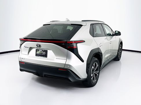 Used 2024 Toyota bZ4X XLE w/ Weather Package image 9