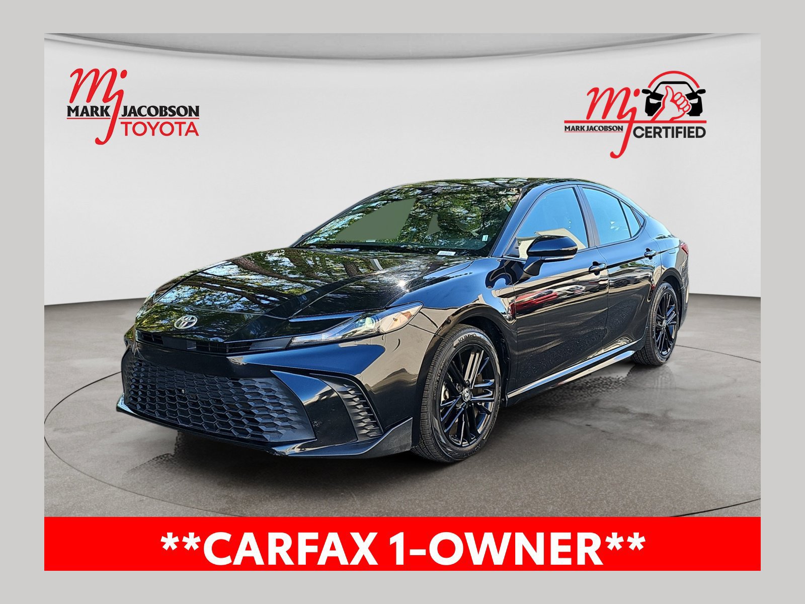 Used 2025 Toyota Camry SE FWD image 1