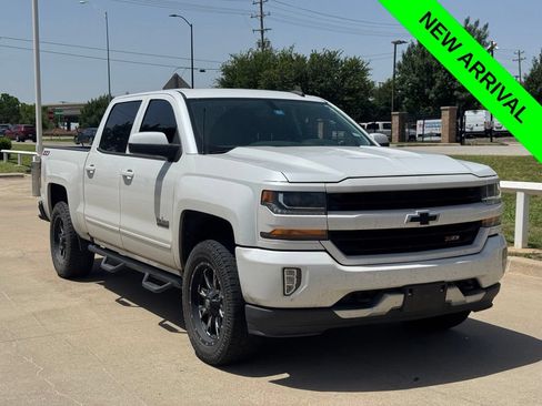 Used 2018 Chevrolet Silverado 1500 LT w/ Texas Edition AWD/4WD image 1