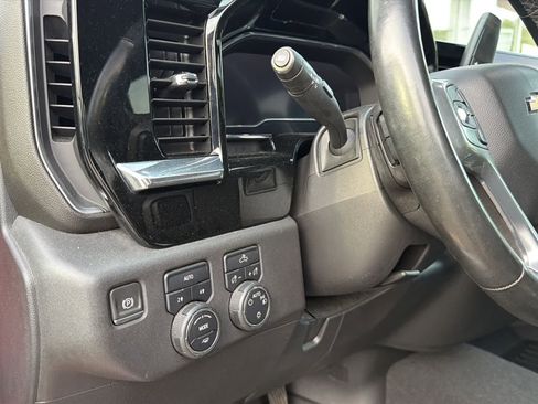Used 2023 Chevrolet Silverado 1500 LT AWD/4WD image 9