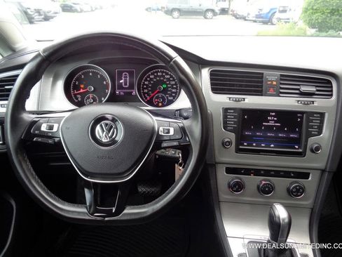 Used 2017 Volkswagen Golf S AWD/4WD image 10