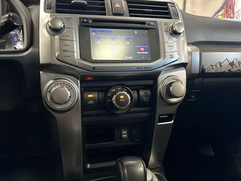 Used 2018 Toyota 4Runner SR5 Premium AWD/4WD image 18