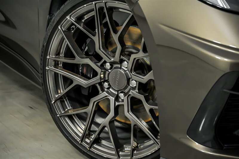 Used 2021 Chevrolet Corvette Stingray Preferred Cpe w/ Z51 Performance Package RWD image 3