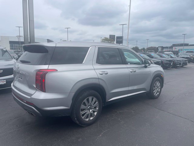 Used 2024 Hyundai Palisade SEL FWD image 2