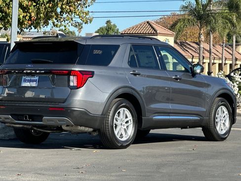 New 2025 Ford Explorer Active w/ Active Comfort Package image 4