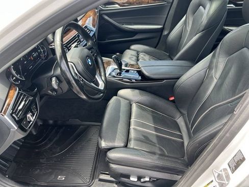 Used 2017 BMW 530i xDrive AWD/4WD image 10