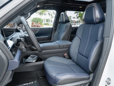 Certified 2026 INFINITI QX80 4WD w/ Sport Exterior Package image 8