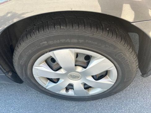 Used 2009 Toyota Camry FWD image 6