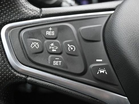 Used 2023 Chevrolet Equinox LT FWD image 25