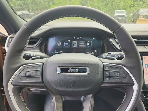 New 2026 Jeep Grand Cherokee Limited AWD/4WD image 15