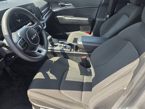 Used 2025 Kia Sportage LX FWD image 19