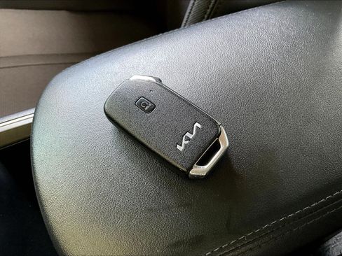 Used 2022 Kia K5 LXS FWD image 32