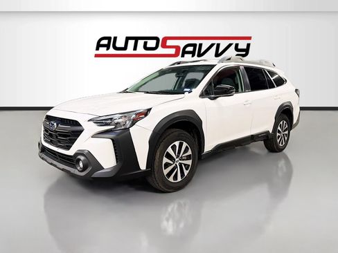 Used 2024 Subaru Outback Premium AWD/4WD image 3