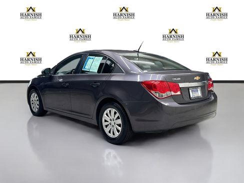 Used 2011 Chevrolet Cruze LT FWD image 9