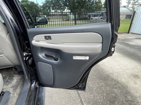 Used 2002 Chevrolet Tahoe LT image 18