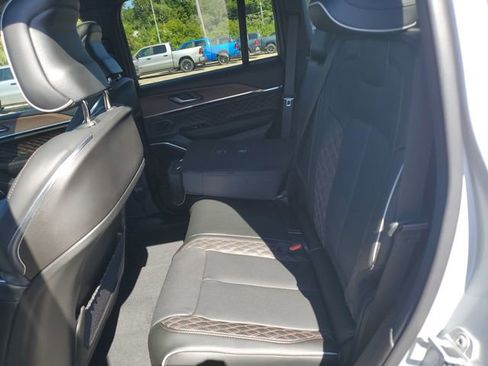 New 2025 Jeep Grand Cherokee Summit w/ Obsidian Package image 17