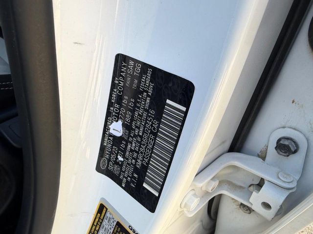 Used 2024 Hyundai Venue SEL FWD image 21