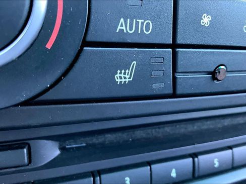 Used 2011 BMW 328i xDrive Sedan image 32