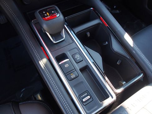 Used 2023 Nissan Pathfinder Platinum w/ Black Appearance Package image 26