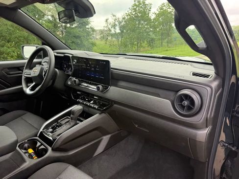 Used 2026 Chevrolet Colorado W/T w/ WT Custom Package RWD image 22