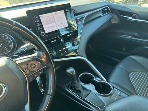 Used 2021 Toyota Camry SE image 20