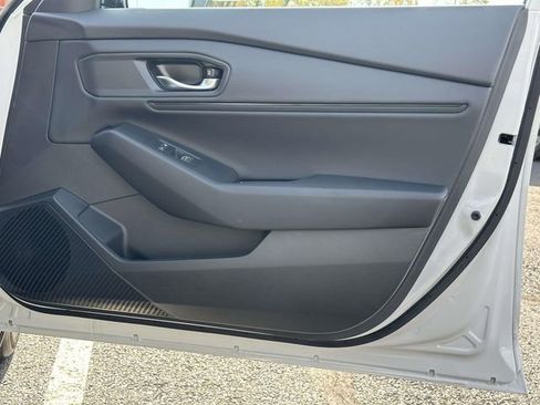 Certified 2025 Honda Accord SE image 6