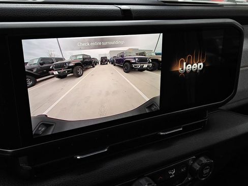 New 2026 Jeep Gladiator Sport AWD/4WD image 16