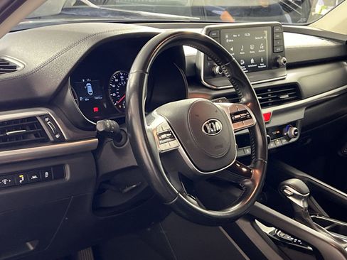Used 2020 Kia Telluride LX image 13