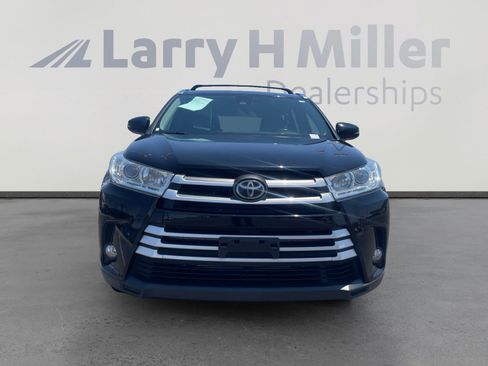 Used 2019 Toyota Highlander XLE FWD image 8