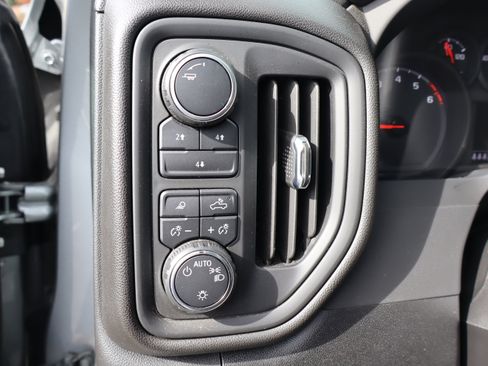 Certified 2025 Chevrolet Silverado 2500 Custom w/ Custom Value Package image 21