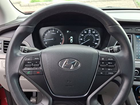 Used 2016 Hyundai Sonata Sport w/ Option Group 03 FWD image 18