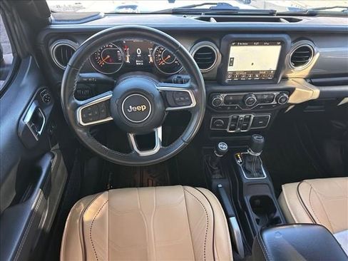 Used 2018 Jeep Wrangler Unlimited Sahara image 18