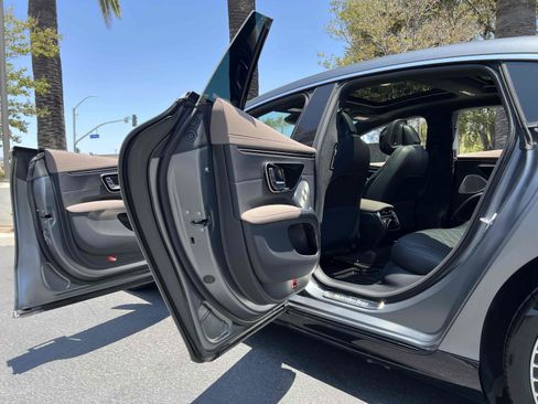 Used 2022 Mercedes-Benz EQS 450+ Sedan image 17