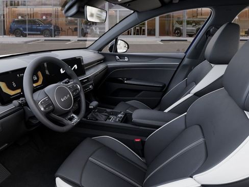 New 2025 Kia K5 GT-Line image 17
