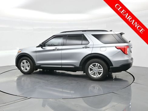 Used 2024 Ford Explorer XLT image 9