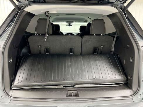 Used 2021 Chevrolet Traverse LT FWD image 19