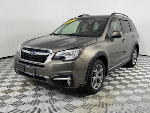 Used 2017 Subaru Forester 2.5i Touring AWD/4WD image 10