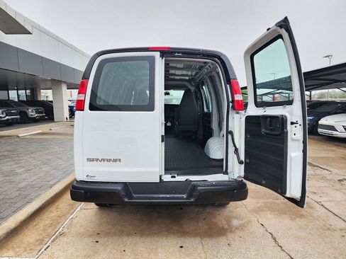 New 2026 GMC Savana 2500 RWD image 42