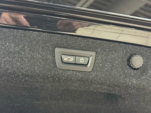 Used 2018 BMW 530e xDrive image 27