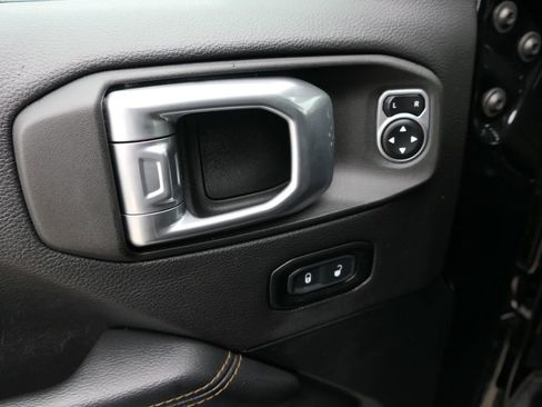 Used 2021 Jeep Wrangler Unlimited Sahara image 12