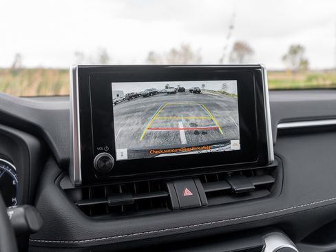 Certified 2023 Toyota RAV4 LE AWD/4WD image 29