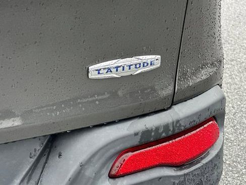 Used 2015 Jeep Cherokee Latitude w/ Comfort/Convenience Group image 31