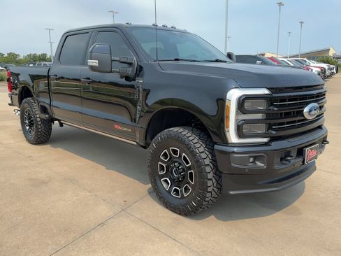 Used 2025 Ford F350 Platinum AWD/4WD image 3