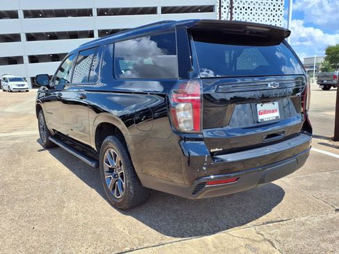 Used 2023 Chevrolet Suburban Z71 w/ Luxury Package AWD/4WD image 4