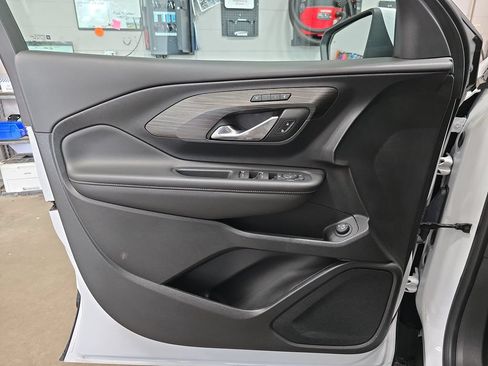 Used 2022 GMC Terrain SLT AWD/4WD image 26