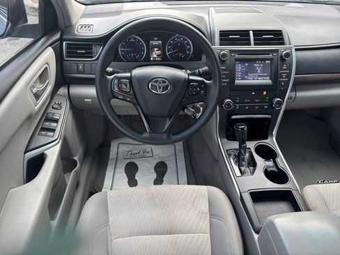 Used 2017 Toyota Camry LE image 19