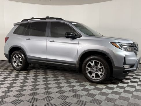 Used 2022 Honda Passport TrailSport image 6