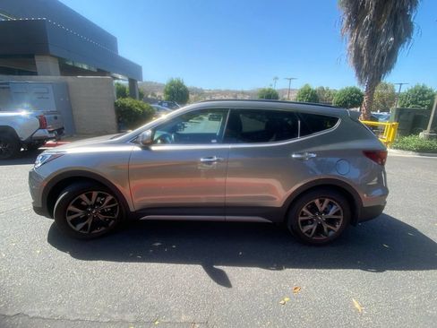 Used 2017 Hyundai Santa Fe Sport FWD image 5