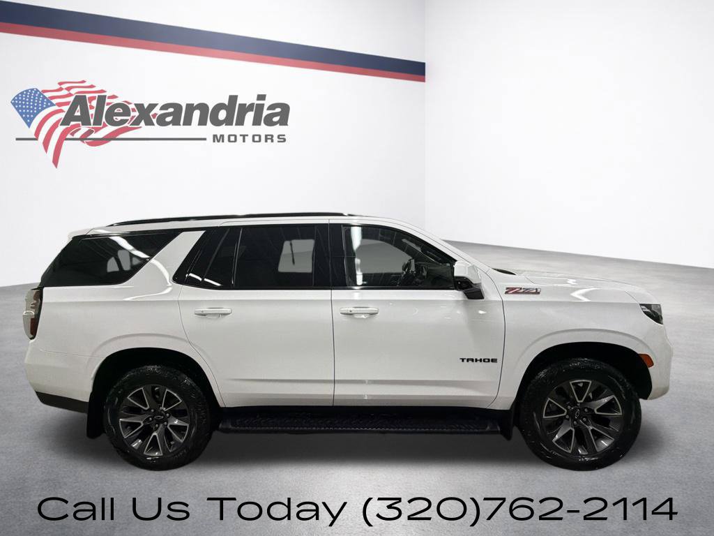 Used 2024 Chevrolet Tahoe Z71 w/ Luxury Package AWD/4WD image 5